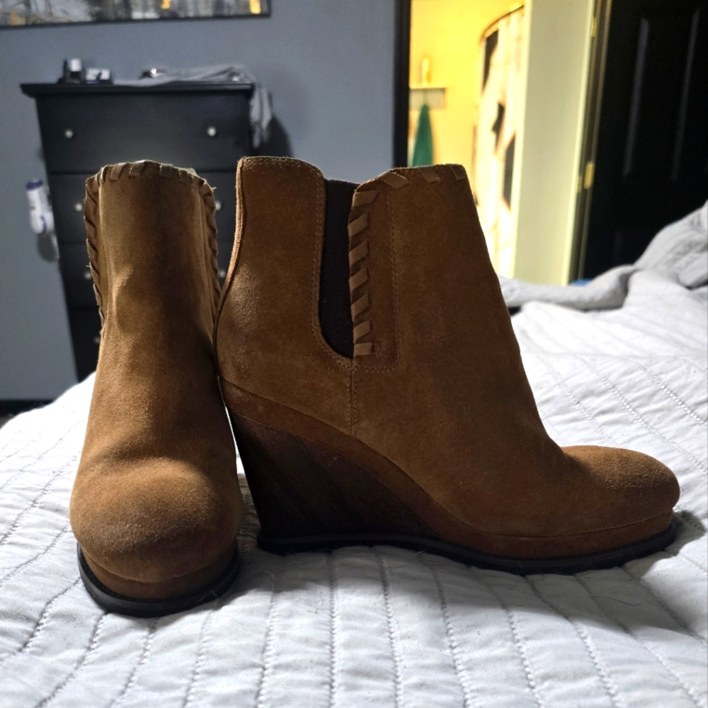 Ariat wedge booties